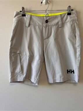 Helly Hansen Women’s Size 28 Grey Shorts QD Cargo Hike 9” Inseam Rip Stop Gorp